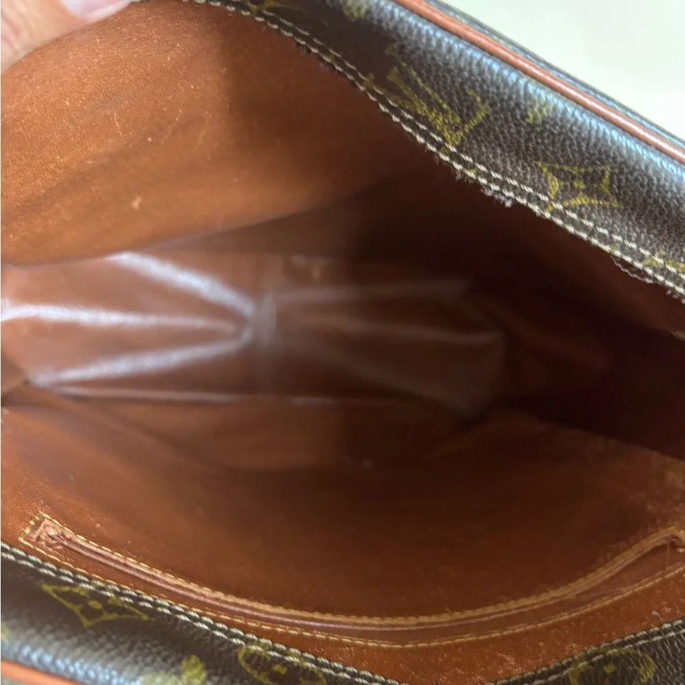 Authentic Louis Vuitton clutch monogram - Picture 5 of 7